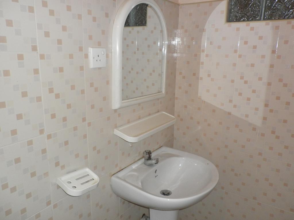 Mccarthy Guesthouse Kandy Room photo